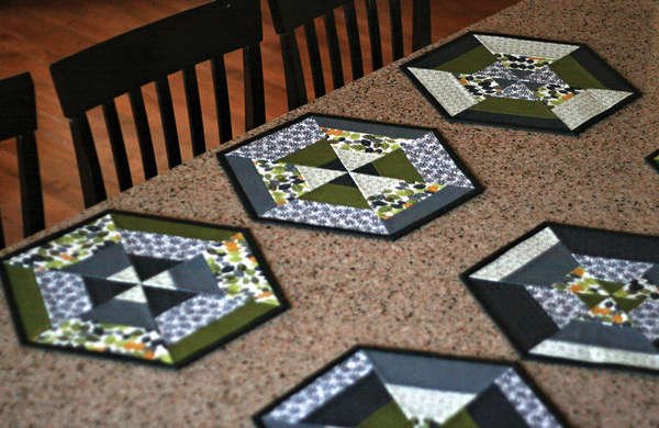 Set of 6 Hexie Placemats - Cut Loose - CLPGER001