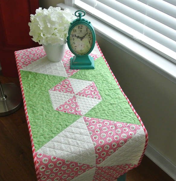 Peppermints Table Runner-Cut Loose - CLPSGD003