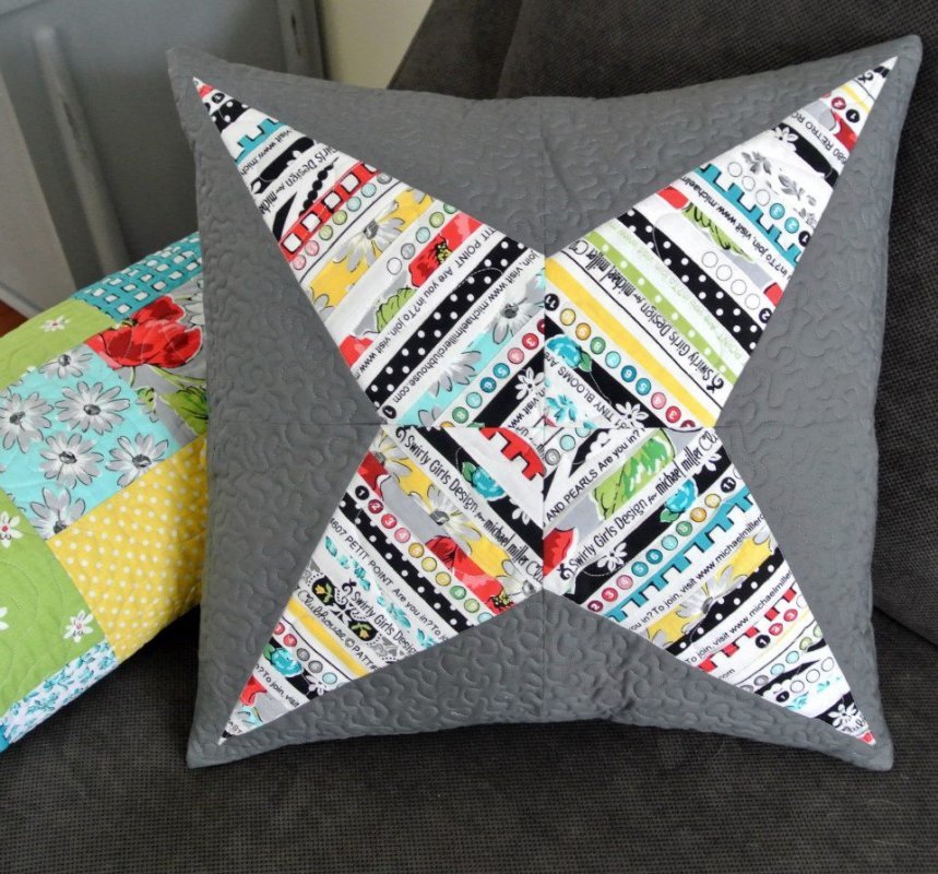 zSelvage Star Pillow - Cut Loose - CLPSGD005